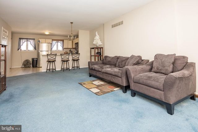 12 8TH AVE, Wilmington, DE 19805