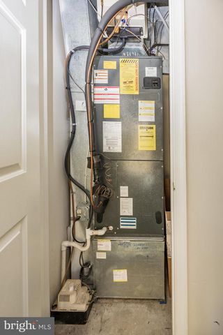 12 8TH AVE, Wilmington, DE 19805