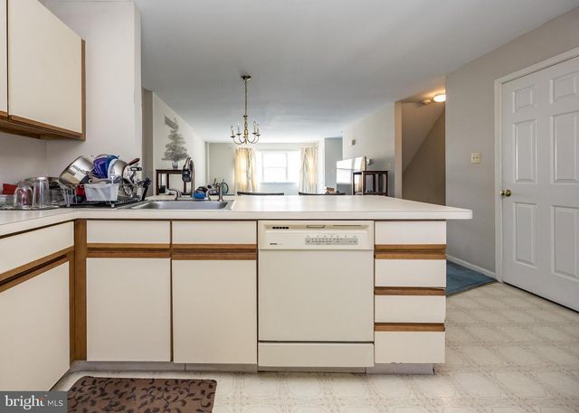 12 8TH AVE, Wilmington, DE 19805