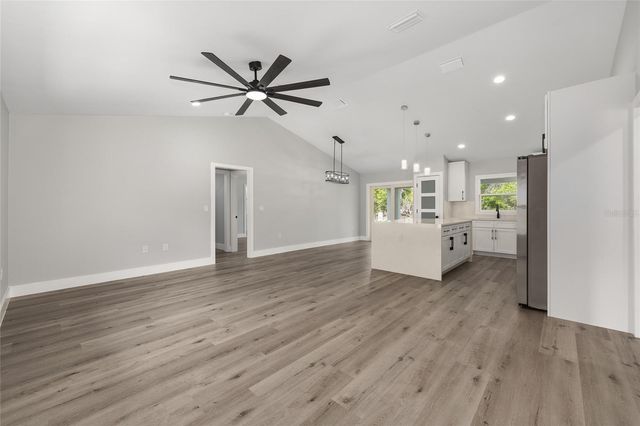 5 MALAUKA LOOP TRACK, Ocklawaha, FL 32179