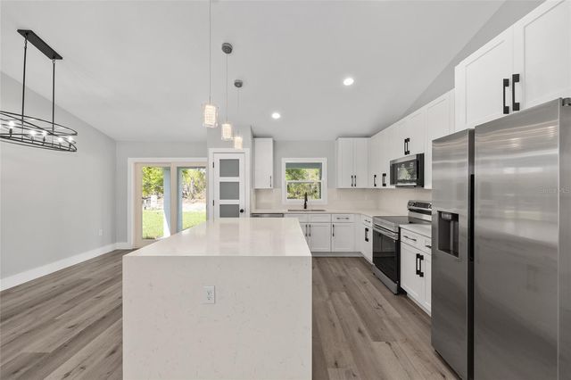 5 MALAUKA LOOP TRACK, Ocklawaha, FL 32179