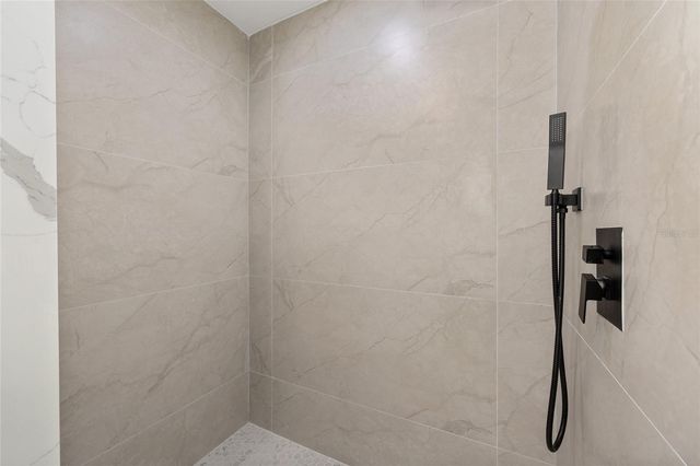 5 MALAUKA LOOP TRACK, Ocklawaha, FL 32179