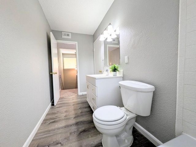 12027 Greenwood Forest Drive B, Houston, TX 77066
