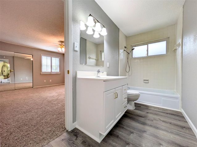 12027 Greenwood Forest Drive B, Houston, TX 77066