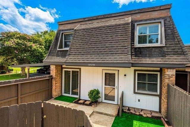 12027 Greenwood Forest Drive B, Houston, TX 77066