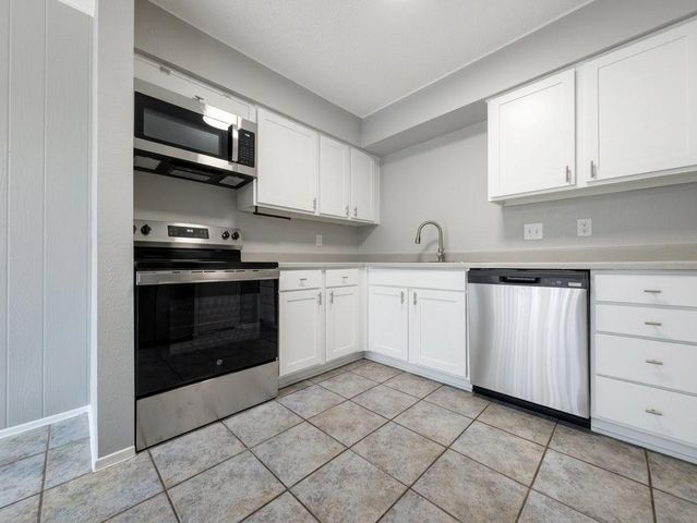 12027 Greenwood Forest Drive B, Houston, TX 77066