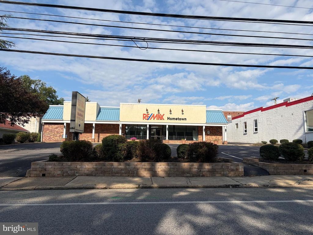 831 N PROVIDENCE RD, MEDIA, PA 19063 — exterior