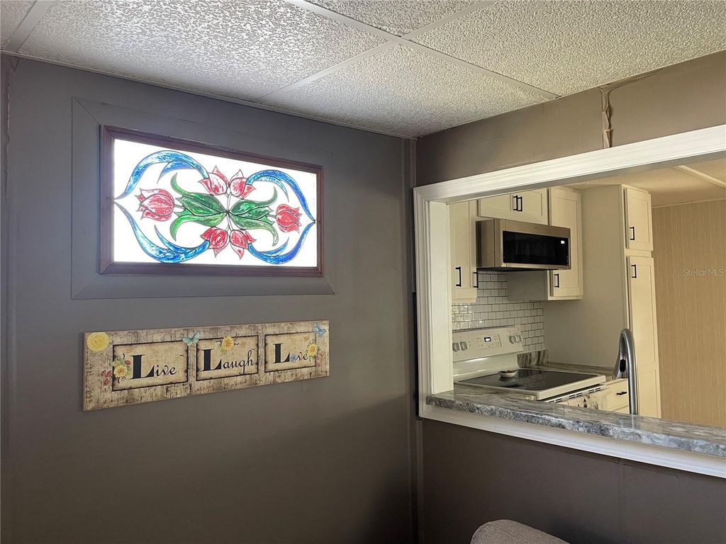 Image 13 of property listing at 504 49TH C AVENUE DRIVE E, Bradenton, FL 34203