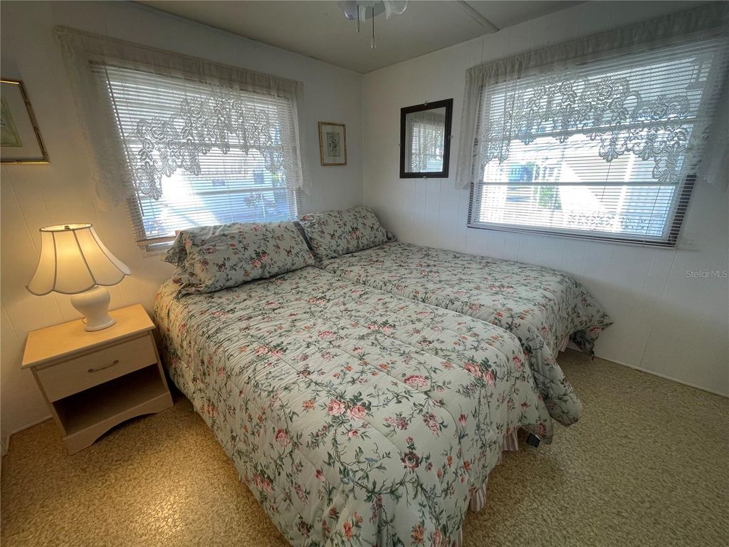 Image 25 of property listing at 504 49TH C AVENUE DRIVE E, Bradenton, FL 34203