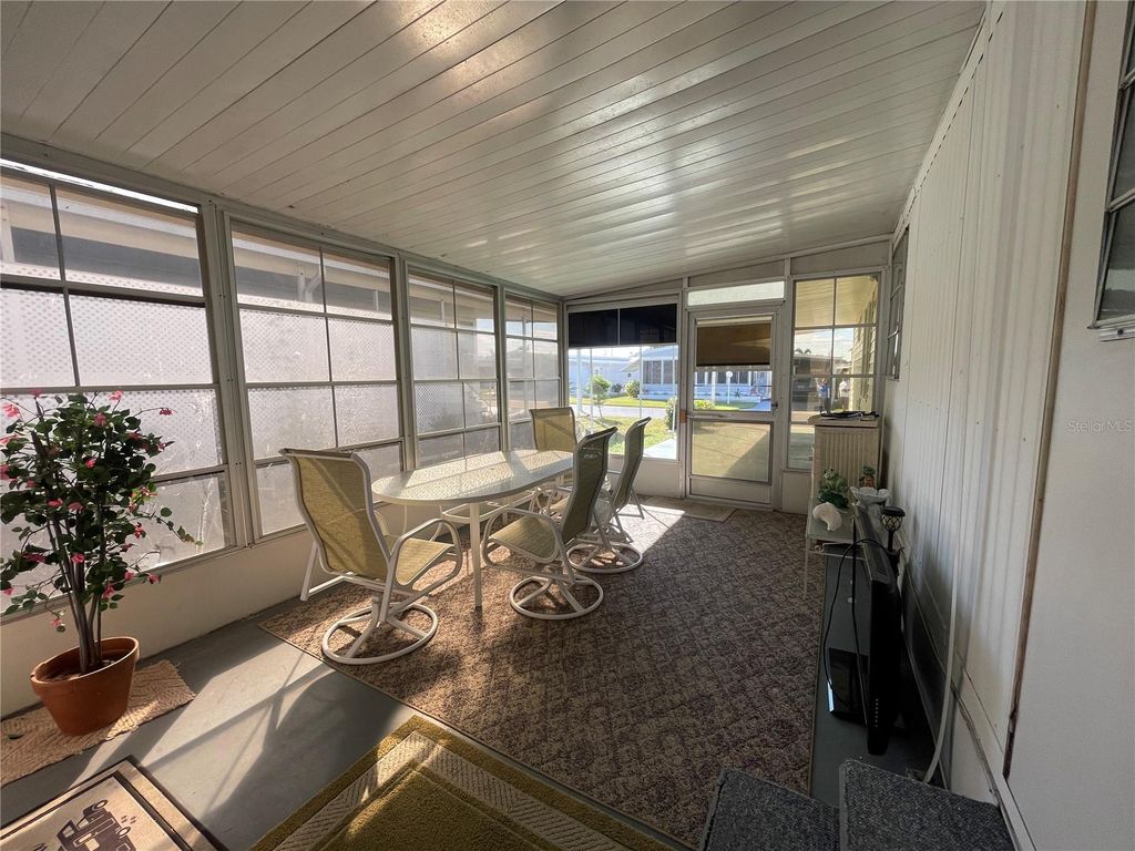 Image 30 of property listing at 504 49TH C AVENUE DRIVE E, Bradenton, FL 34203