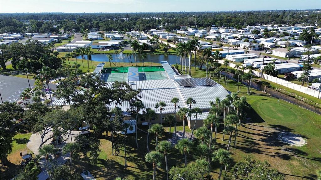 Image 34 of property listing at 504 49TH C AVENUE DRIVE E, Bradenton, FL 34203