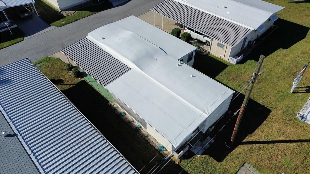 Image 37 of property listing at 504 49TH C AVENUE DRIVE E, Bradenton, FL 34203