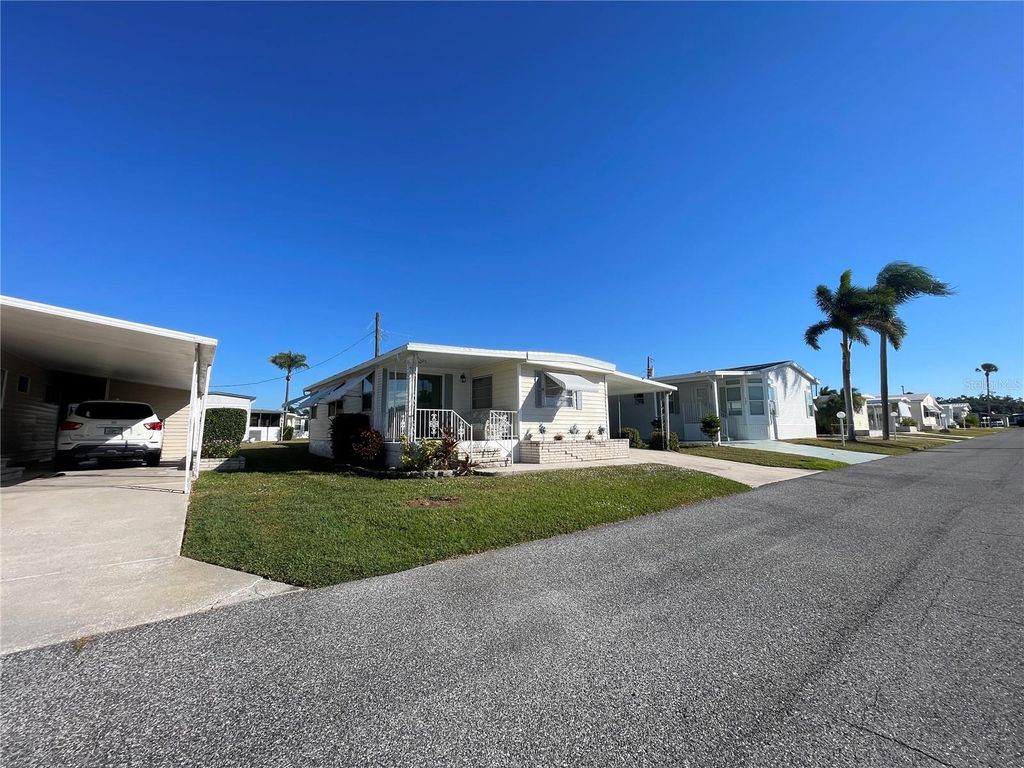 Image 41 of property listing at 504 49TH C AVENUE DRIVE E, Bradenton, FL 34203