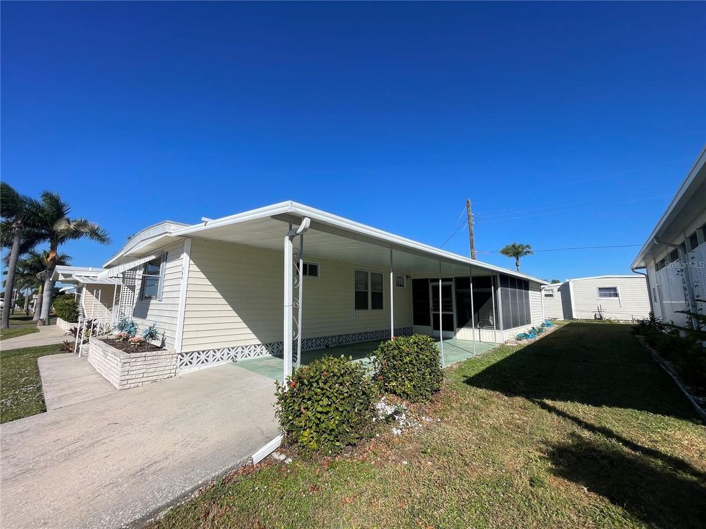 Image 42 of property listing at 504 49TH C AVENUE DRIVE E, Bradenton, FL 34203