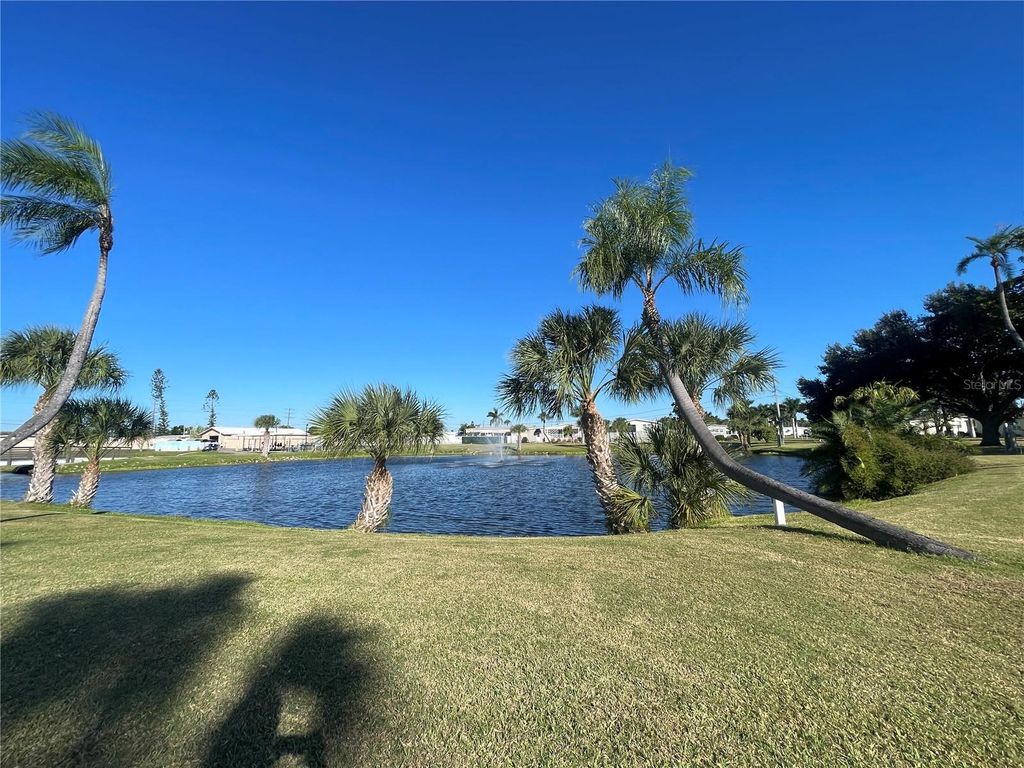 Image 47 of property listing at 504 49TH C AVENUE DRIVE E, Bradenton, FL 34203