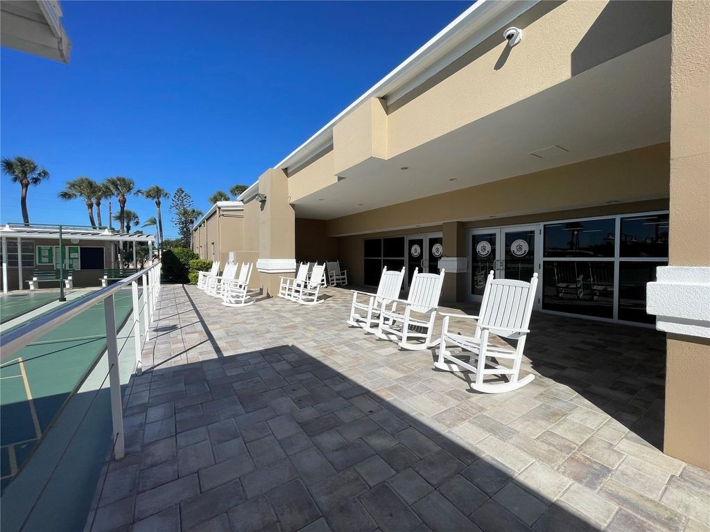 Image 53 of property listing at 504 49TH C AVENUE DRIVE E, Bradenton, FL 34203