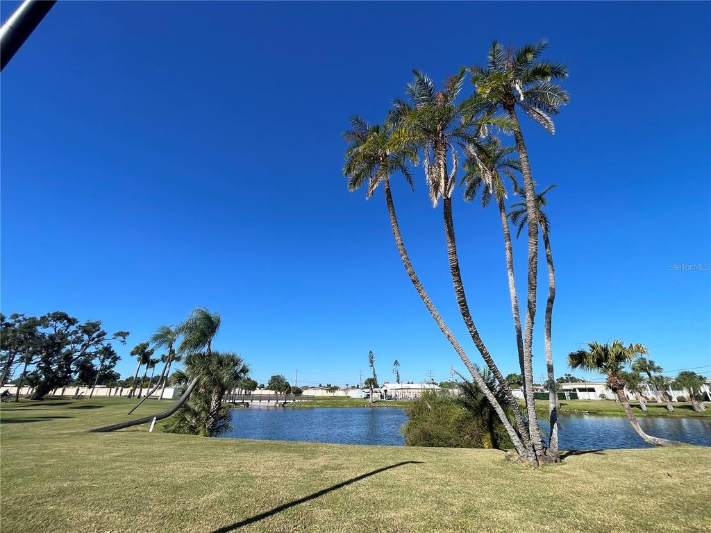 Image 57 of property listing at 504 49TH C AVENUE DRIVE E, Bradenton, FL 34203