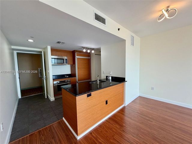 50 Biscayne Blvd 4507, Miami, FL 33132