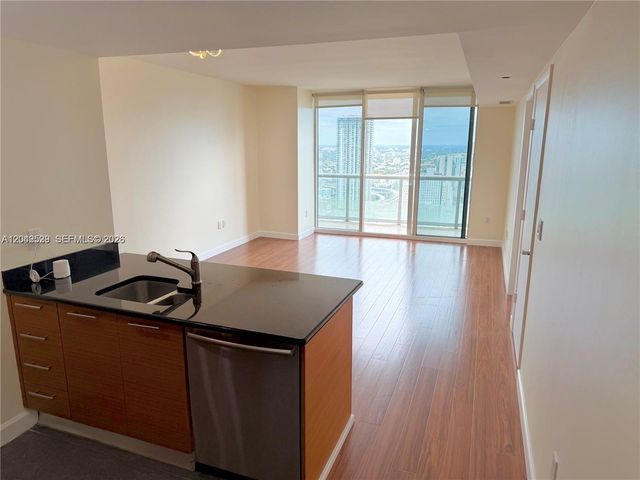 50 Biscayne Blvd 4507, Miami, FL 33132