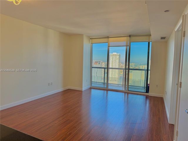 50 Biscayne Blvd 4507, Miami, FL 33132