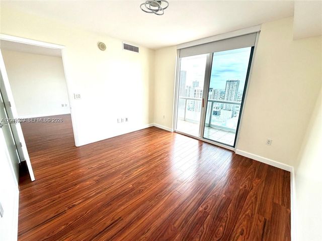 50 Biscayne Blvd 4507, Miami, FL 33132