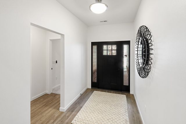 505 Vintage Lane, Pella, IA 50219