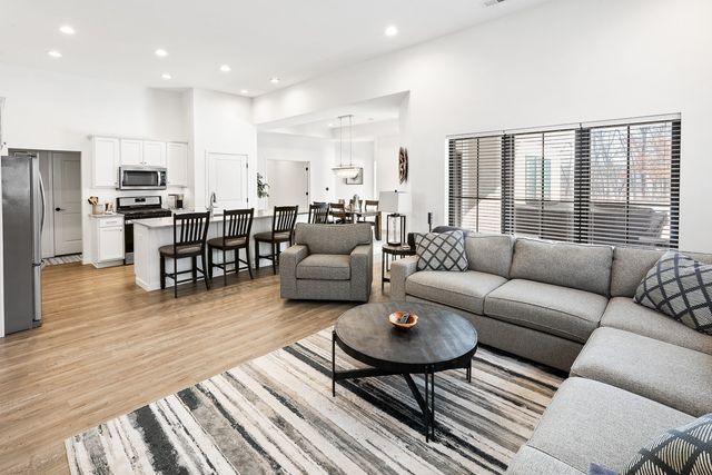 505 Vintage Lane, Pella, IA 50219