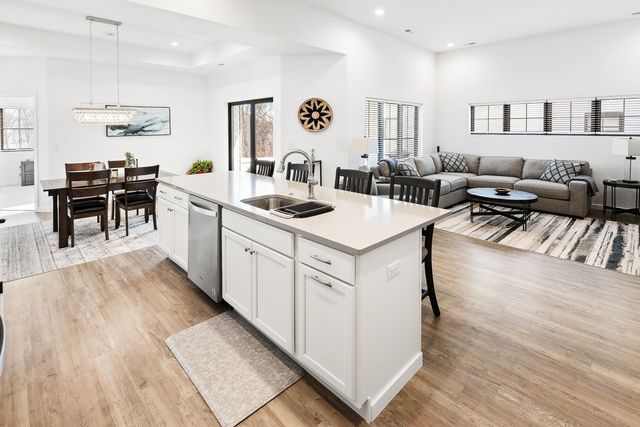 505 Vintage Lane, Pella, IA 50219