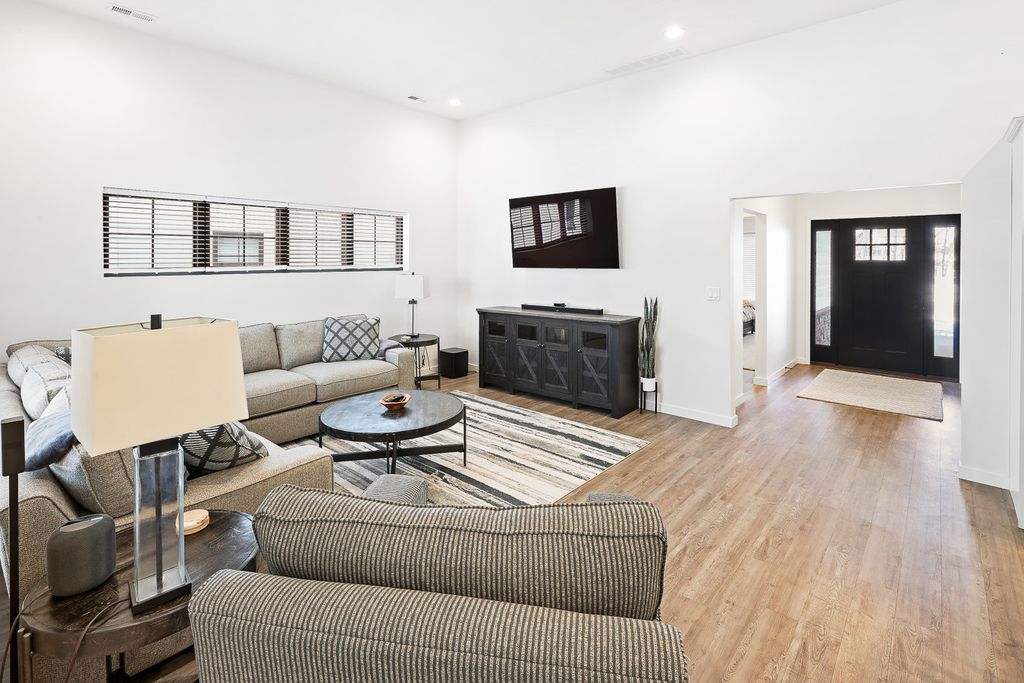 505 Vintage Lane, Pella, IA 50219