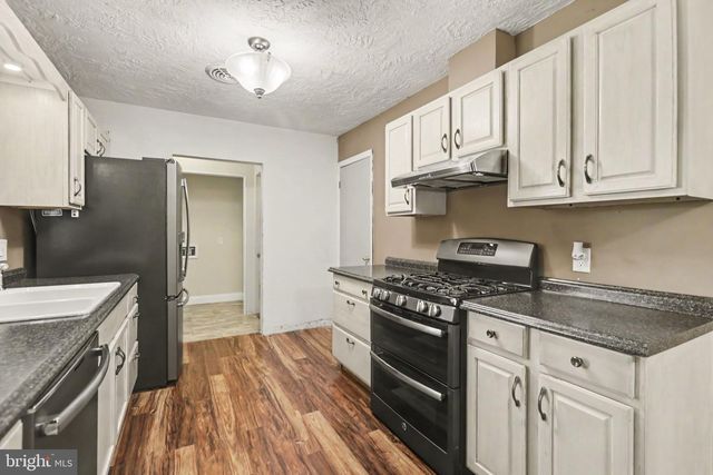 140 CODORUS FURNACE RD, Mount Wolf, PA 17347