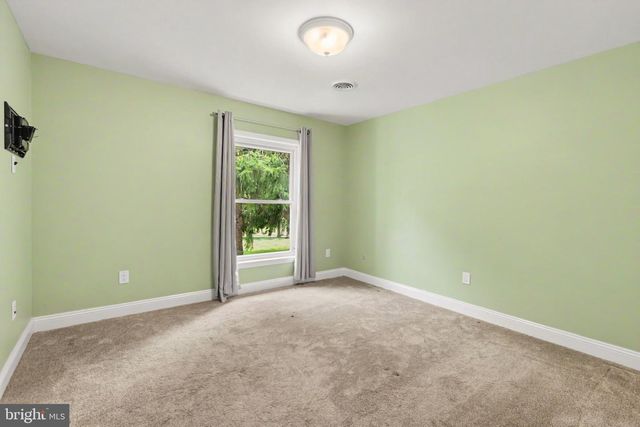 140 CODORUS FURNACE RD, Mount Wolf, PA 17347