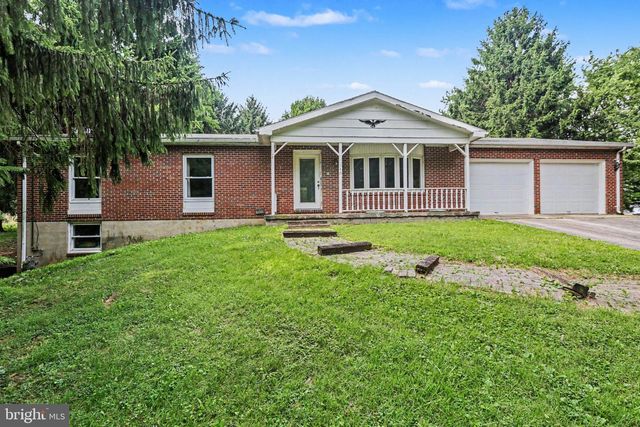 140 CODORUS FURNACE RD, Mount Wolf, PA 17347