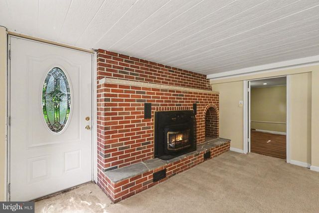 140 CODORUS FURNACE RD, Mount Wolf, PA 17347