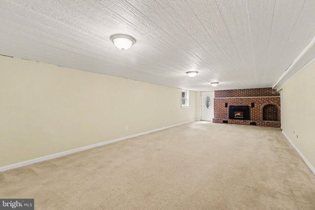 140 CODORUS FURNACE RD, Mount Wolf, PA 17347
