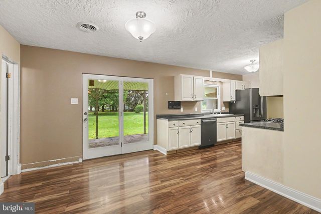 140 CODORUS FURNACE RD, Mount Wolf, PA 17347