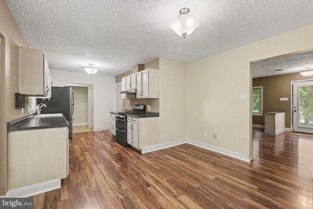 140 CODORUS FURNACE RD, Mount Wolf, PA 17347