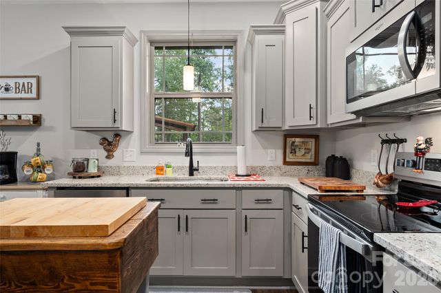545 Twinbrook Lane, Maggie Valley, NC 28751
