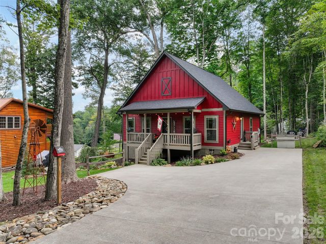 545 Twinbrook Lane, Maggie Valley, NC 28751