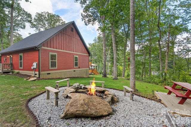 545 Twinbrook Lane, Maggie Valley, NC 28751
