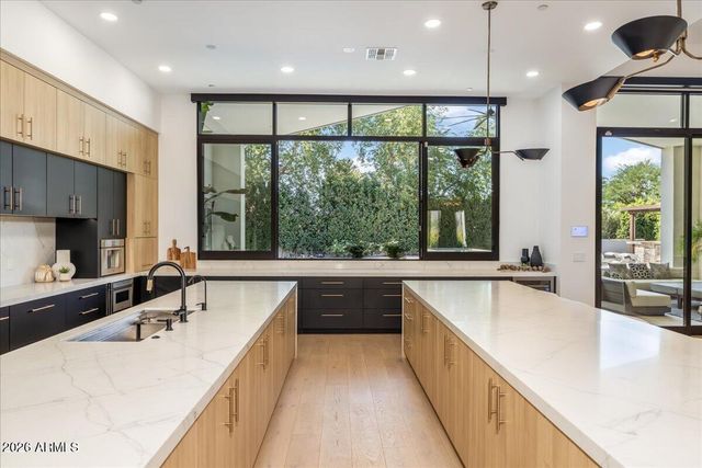 11681 E COCHISE Drive, Scottsdale, AZ 85259