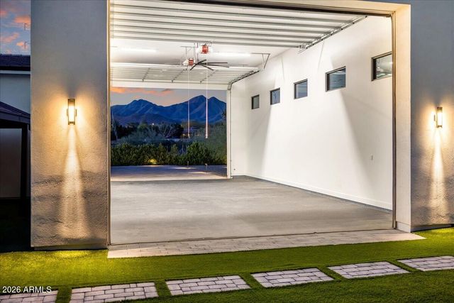 11681 E COCHISE Drive, Scottsdale, AZ 85259