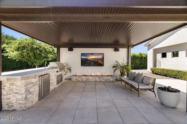 11681 E COCHISE Drive, Scottsdale, AZ 85259