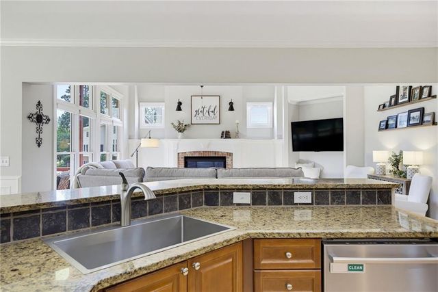 333 Golf Crest Drive, Acworth, GA 30101