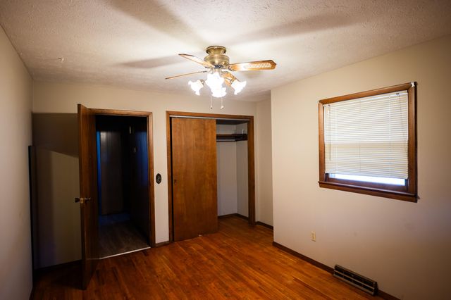 2243 N Missouri Avenue, Springfield, MO 65803