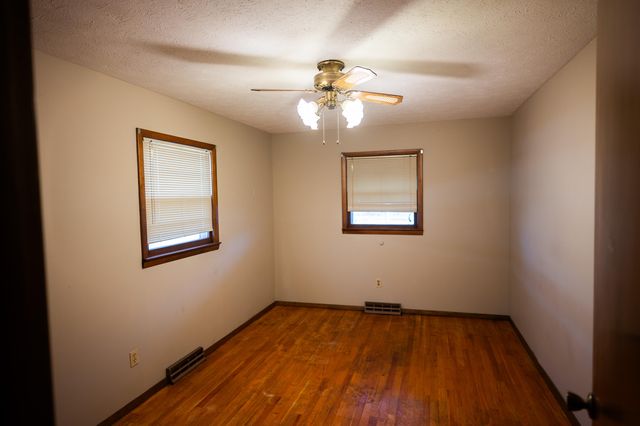 2243 N Missouri Avenue, Springfield, MO 65803