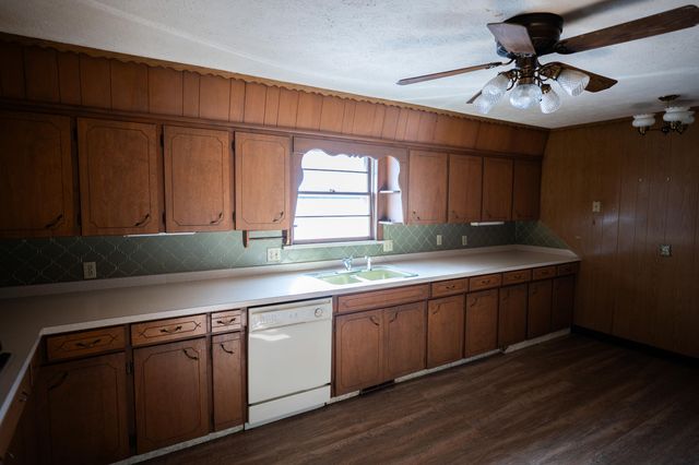 2243 N Missouri Avenue, Springfield, MO 65803