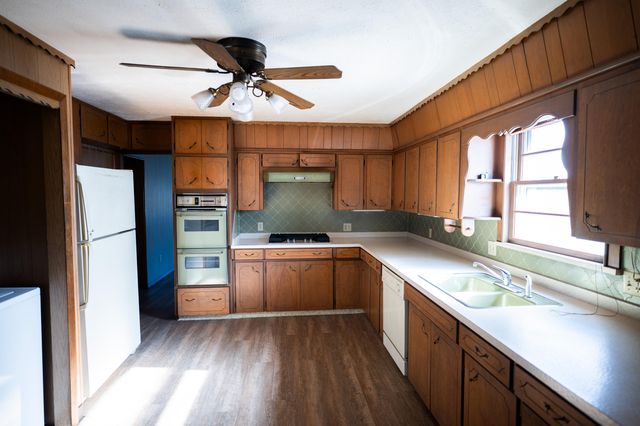 2243 N Missouri Avenue, Springfield, MO 65803