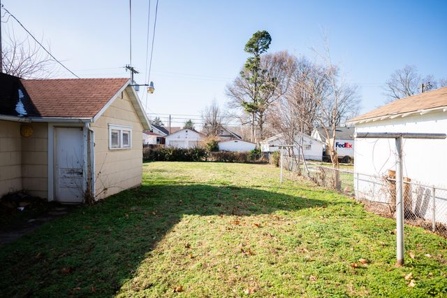 2243 N Missouri Avenue, Springfield, MO 65803