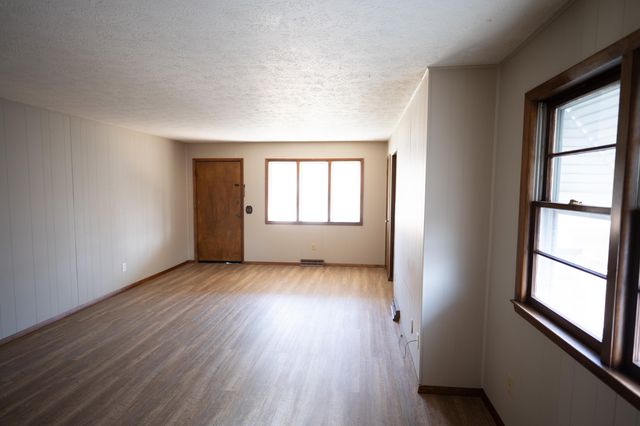 2243 N Missouri Avenue, Springfield, MO 65803