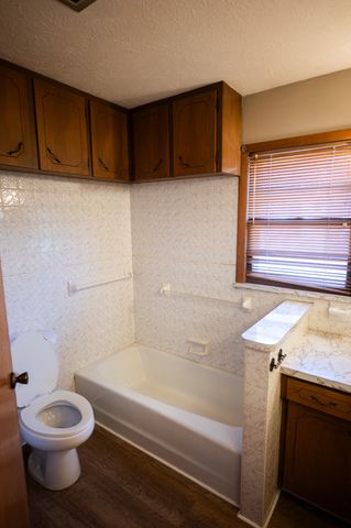 2243 N Missouri Avenue, Springfield, MO 65803